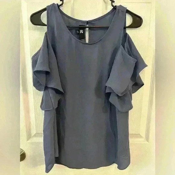 Women’s IZ Byer Blue Cold Shoulder Lightweight Sheer Top XL - Picture 1 of 3